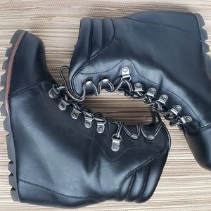 Esprit Wedge/Heel-Sammie Black Lace-Up Boots